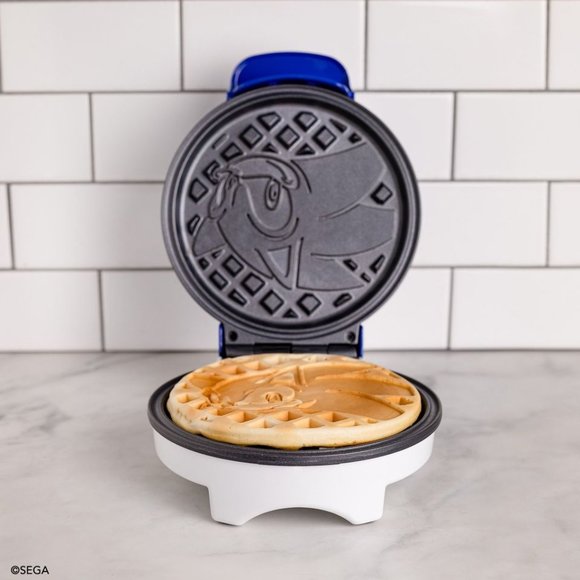 BNWT Sonic The Hedgehog Waffle Maker - Picture 1 of 5